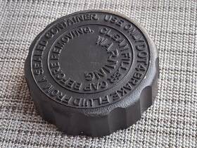 2kf-25852-50 Yamaha 99-13 Royal Star Venture. Used Oem Rear Brake Reservoir Cap