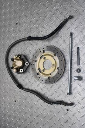 7480059 Yamaha 2008 Zuma 50 Yw50 Front Brake Caliper With Hose/rotor 4.06mm And Axle